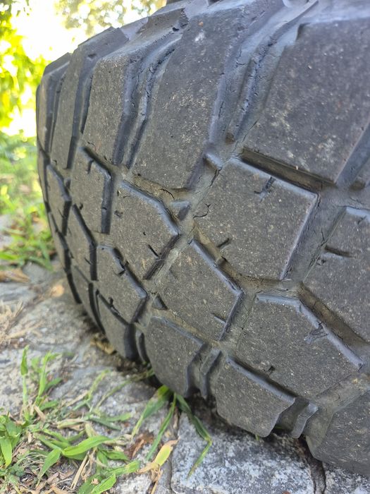 4 pneus Bfgoodrich 235/85 R16 Km3