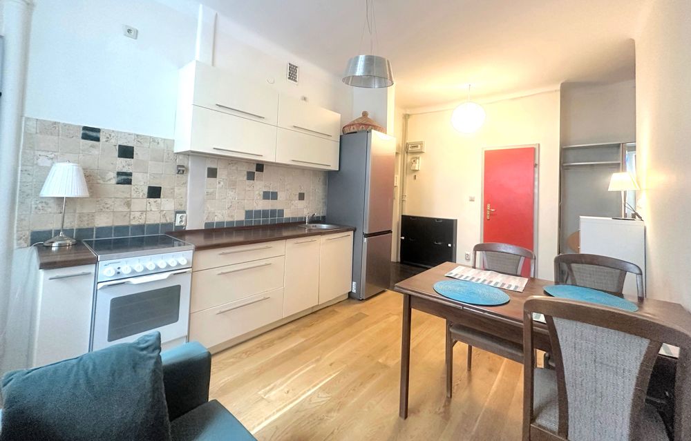 Prestiżowy Mokotów – Wyjątkowe 2 pokoje w klimatycznej kamienicy przy Metrze Pole Mokotowskie i Racławicka i