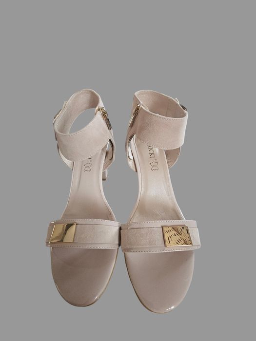 Sandały pudrowy róż r.39