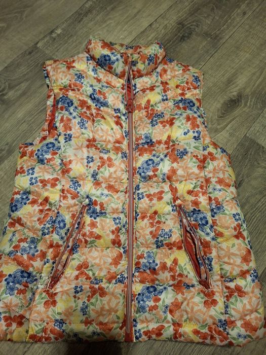 Продам жилетку для дівчинки ZARA 152, безрукавка