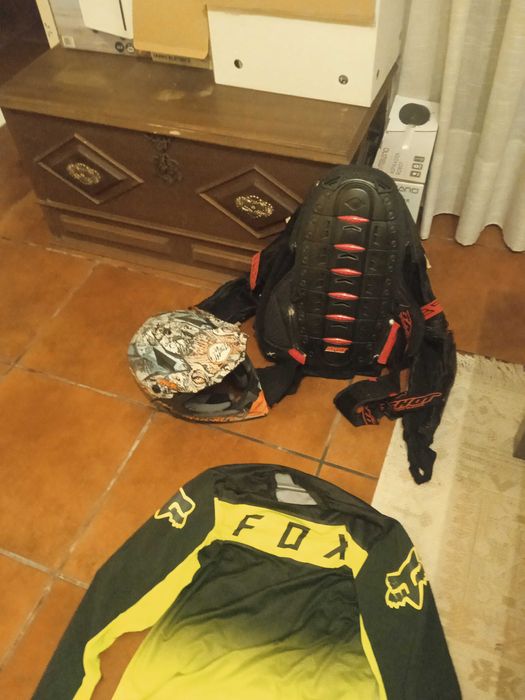 Equipamento de moto de monte