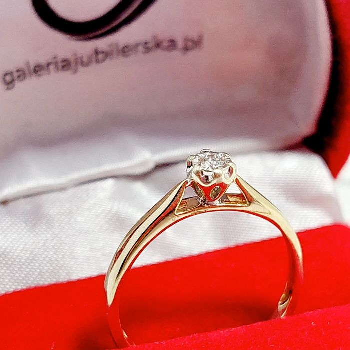 Złoty pierścionek z diamentem 14 k