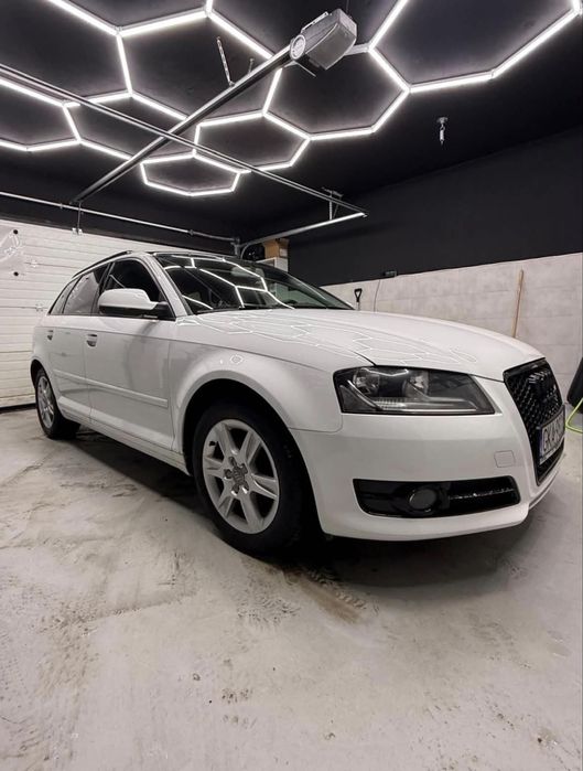 Audi A3  8p benzyna