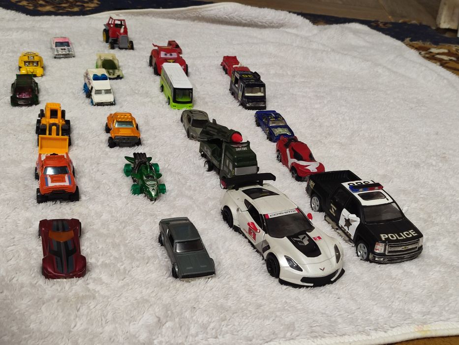Машинки Hot wheels хот вілс і не тільки