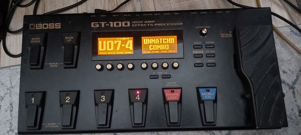 Boss GT 100 multiefekt gitarowy