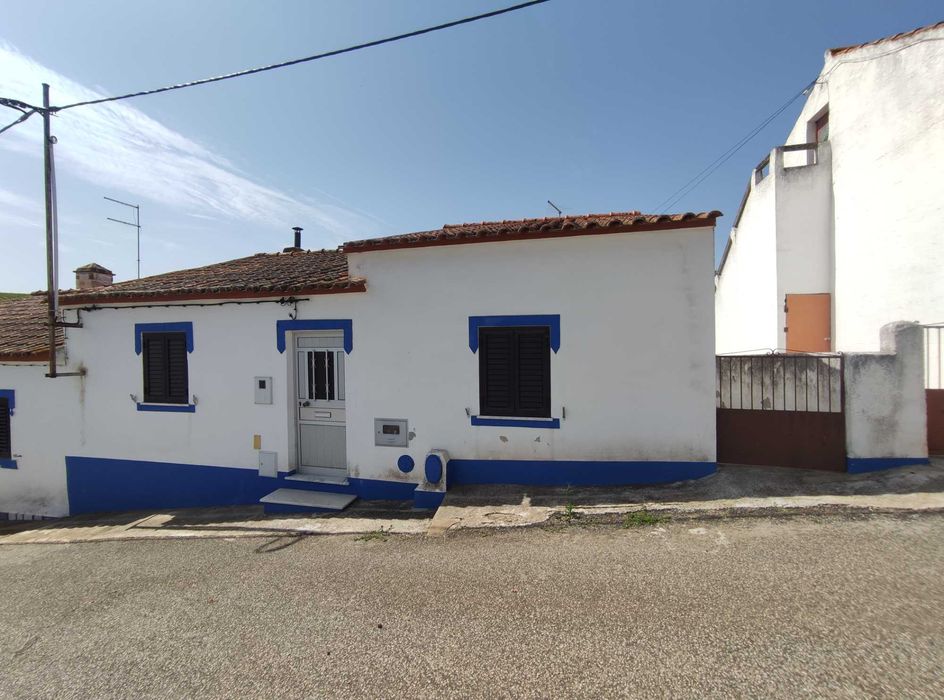 Moradia na castiça aldeia de S. Vicente de Valongo