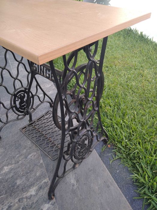 Máquinas de costura antigas OLIVA e SINGER