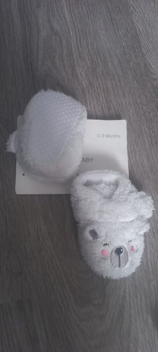 Nowe buty kapcie na rzep dla dziewczynki białe misie 62 68