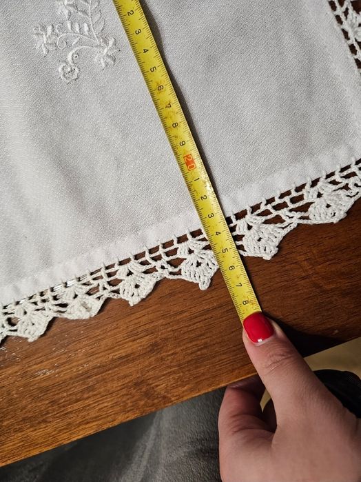 Panos brancos com renda feita à mão (novos)