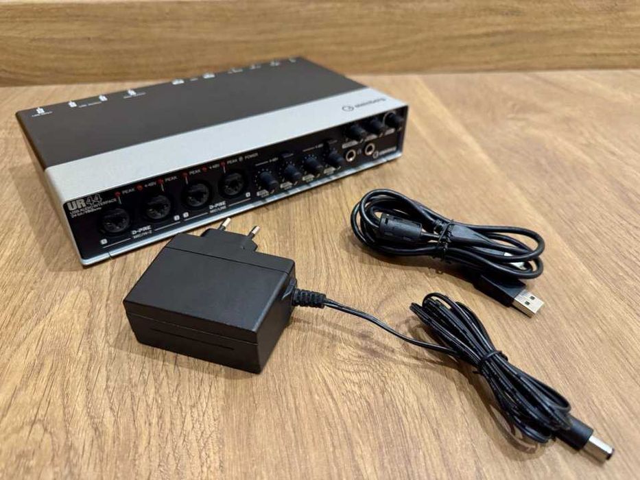 Interface de Áudio Steinberg UR44 | 6x4 USB | Qualidade Profissional