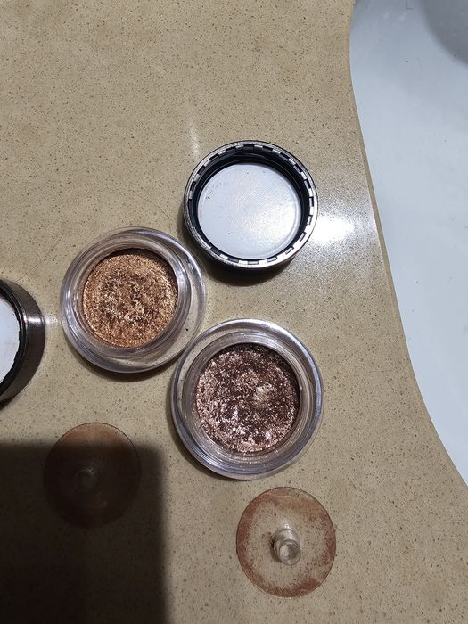 Cienie do powiek Hourglass