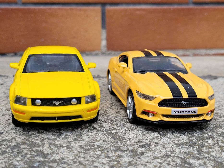 Kolekcja modeli zestaw dwóch Ford Mustang GT 1:38 komplet mega unikat