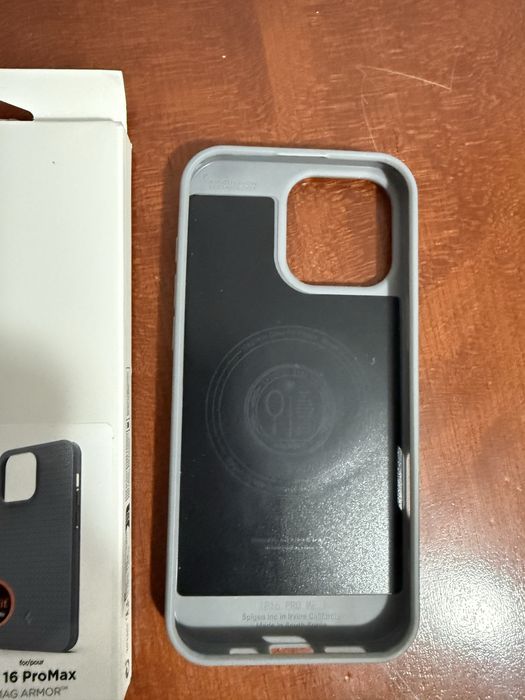Capa spigen iphone 16 pro max