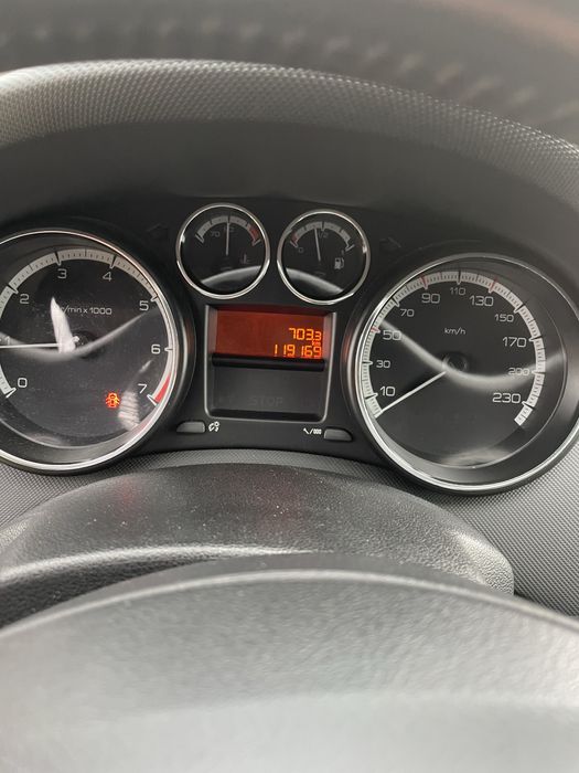 Peugeot 308 2011 р рейстал