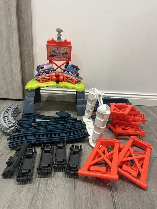 Fisher-Price Tomek i Przyjaciele Wyścig o Puchar Sodoru (model HFW03)