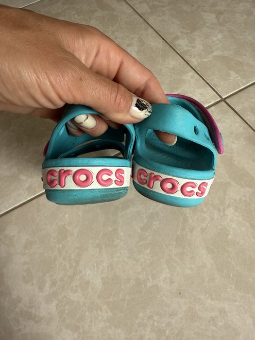 Босоніжки Crocs для дівчинки