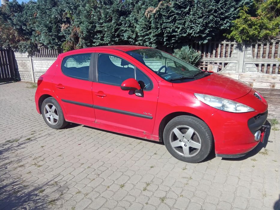 Peugeot 207 Peugeot 207 1,4 benzyna +gaz,klima. Auto uszkodzone.