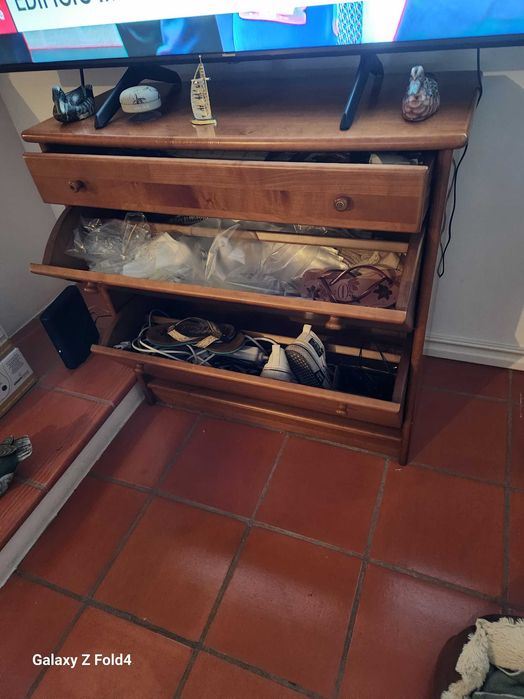 MÓVEL SAPATEIRA EM CEREJEIRA AMERICANA