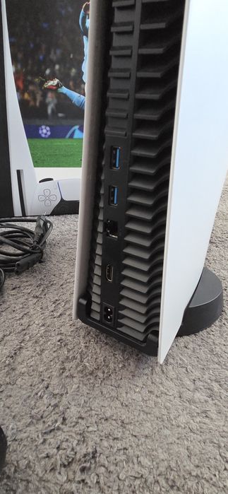 PlayStation 5 z napędem