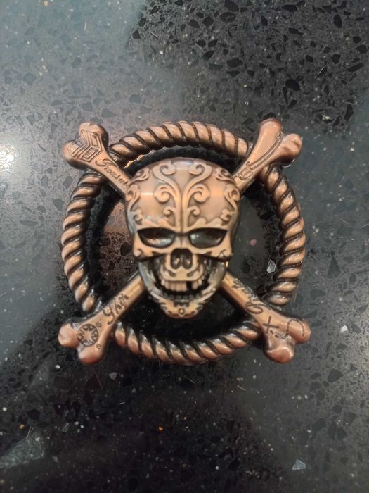 Fidget Spinner - Caveira de Metal