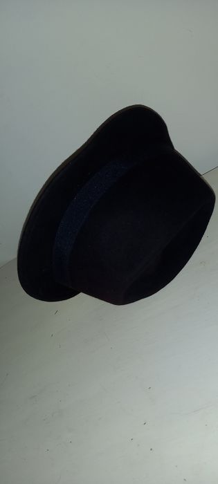 Chapéu  preto fabricado na Itália