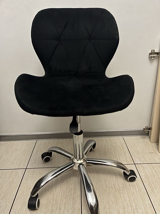 Sprzedam fotel czarny welur