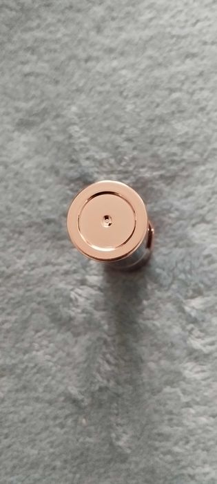 Embalagem de batom recarregável Charlotte Tilbury