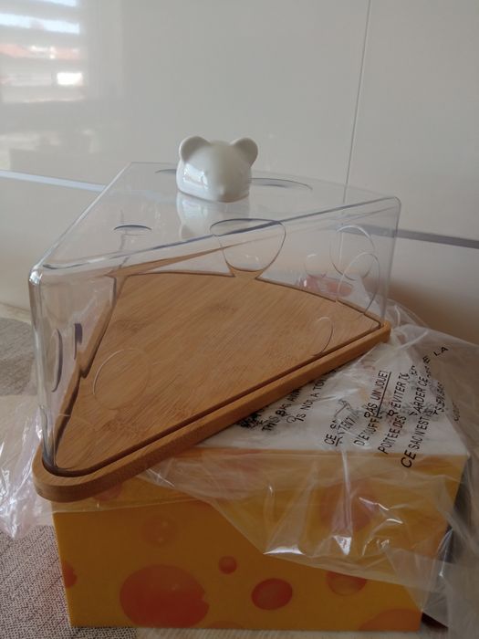 Caixa para queijos como nova