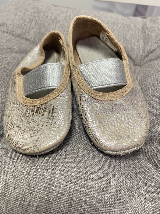 Шкіряні чешки для маленькоі дівчинки 14,5 см )