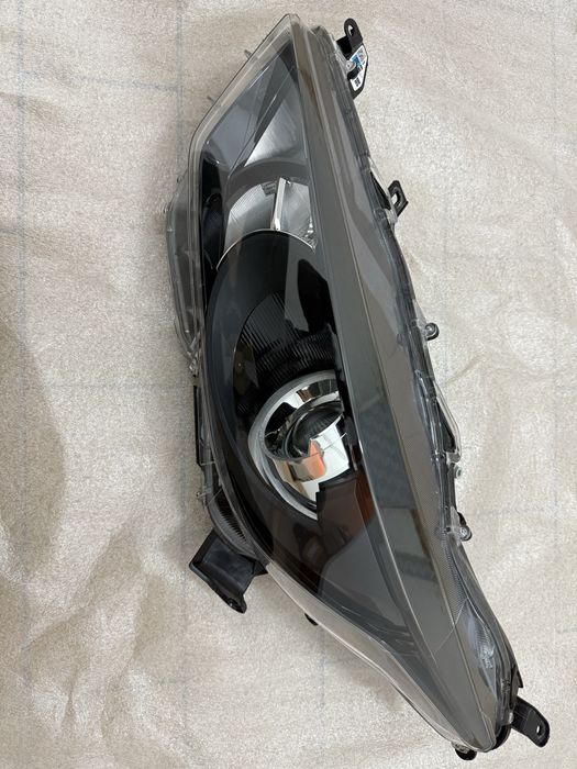 Farol esquerdo toyota yaris