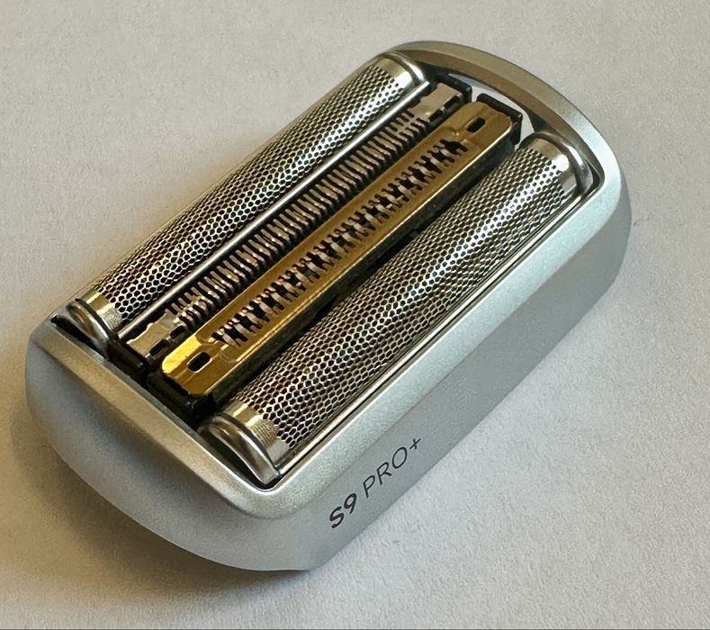 Golarka elektryczna, Braun series 9 (ze stacją czyszczącą)