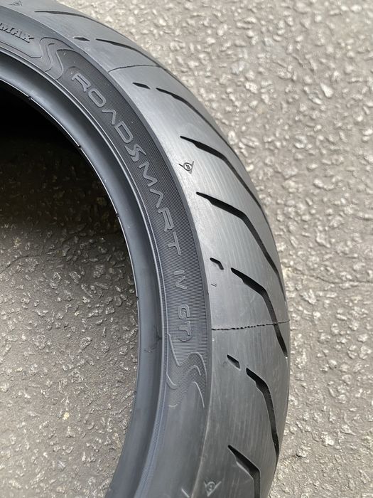 Pneu de mota 180/55/17 Dunlop RoadSmart IV GT (NOVO)