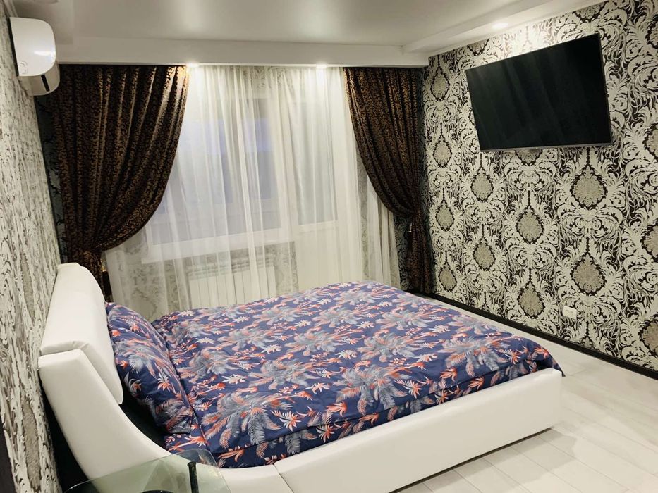 Посуточно-почасово 1-2 ком.кв.Хортицкой район(Бабурка)