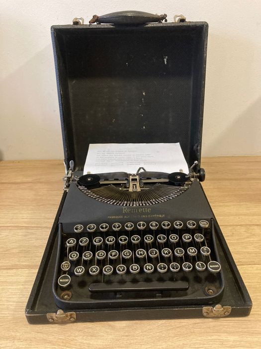 Máquina de escrever  **  Remington