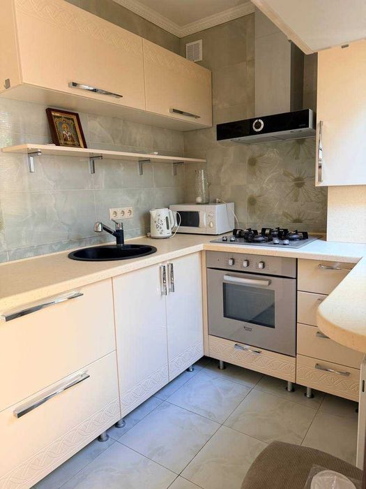 ВІД ВЛАСНИКА! Продам 1 к/к на землі (вул.Садова, біля Шторму)