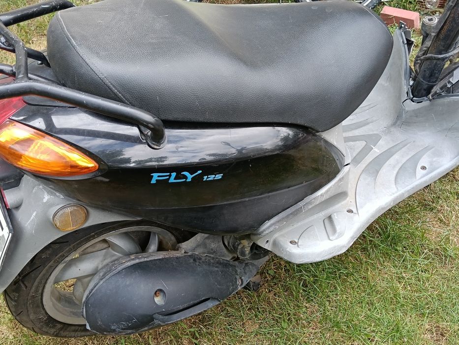 Części  Piaggio fly 125 ccm stan bardzo dobry Dokumenty.