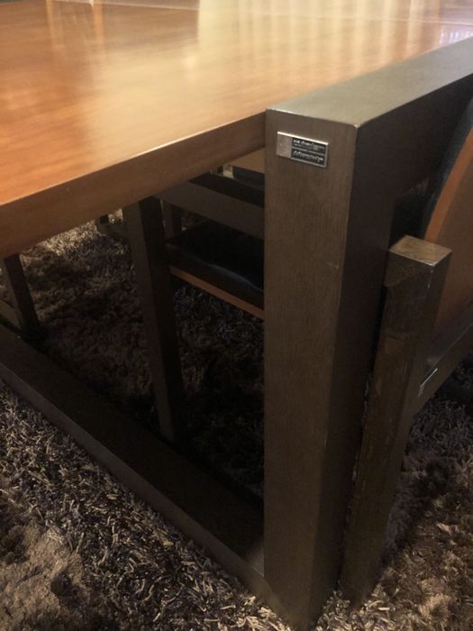 Mesa e 6 cadeiras em cerejeira e benguê da Cubiplan