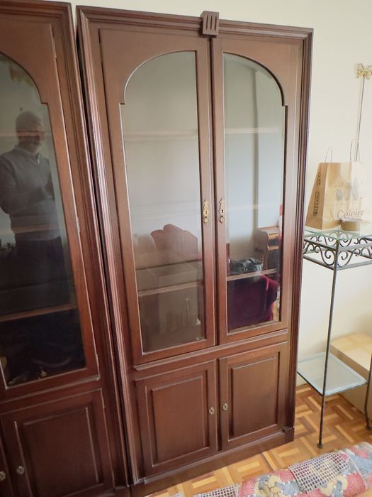 Cristaleira estilo ingles