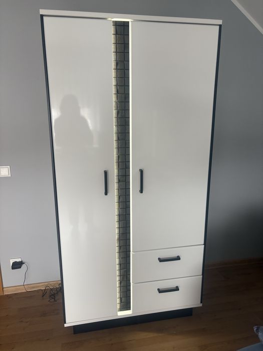 Biały Zestaw meblowy z podświetleniem led