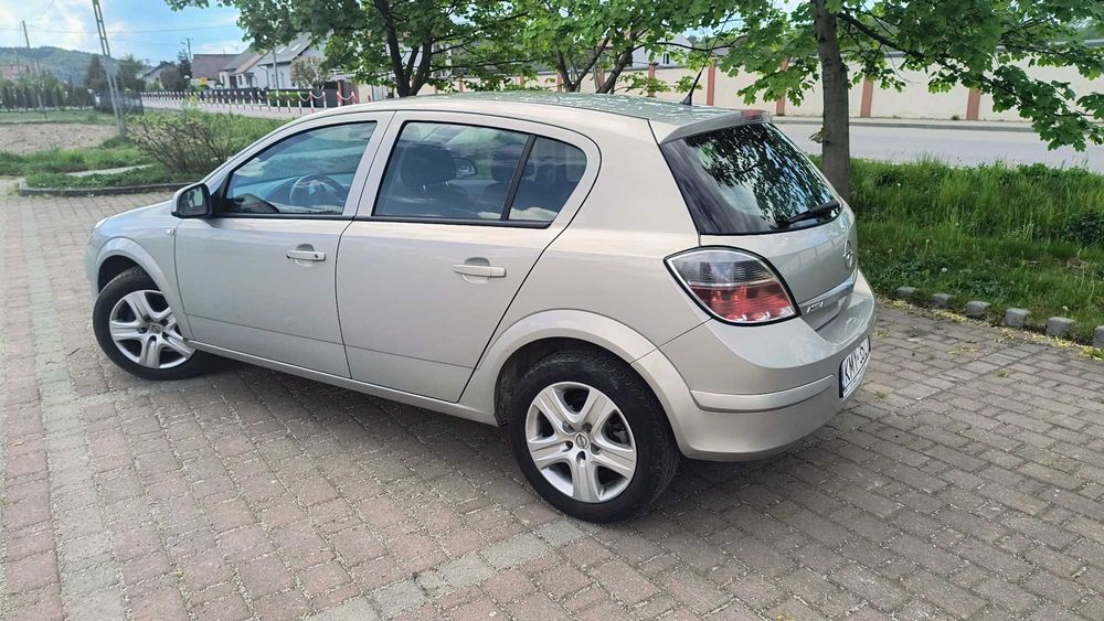 Opel Astra H 1.4 Benzyna 2010 Krajowy