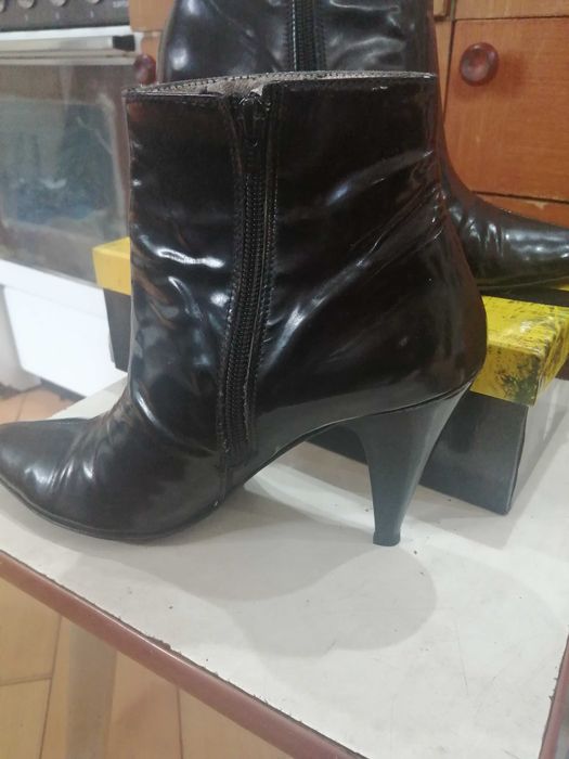 Ботиночки -Турция, лаковые натуральные ,на широкую ножку, размер 39