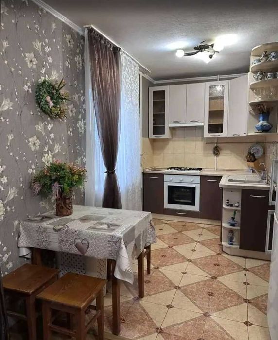 3 кім 65 м2 СЕРЕДНІЙ поверх багатоповерхівки ТОПОЛЬ (718758)