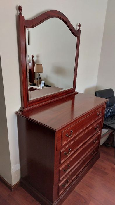 Cómoda em bom estado