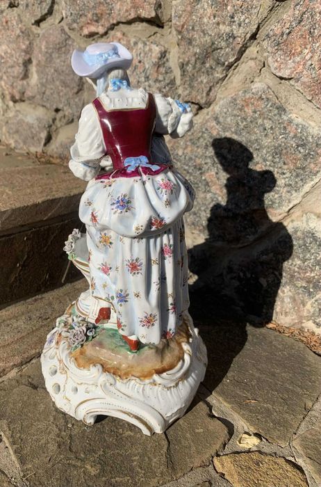 Антична порцеляна Дівчина набирає воду. CHARLES LEVY & CO PARIS