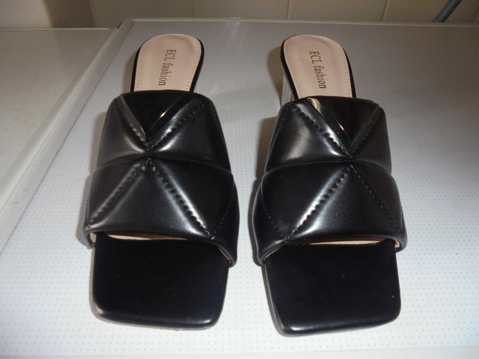 chinelos de mulher muito chique