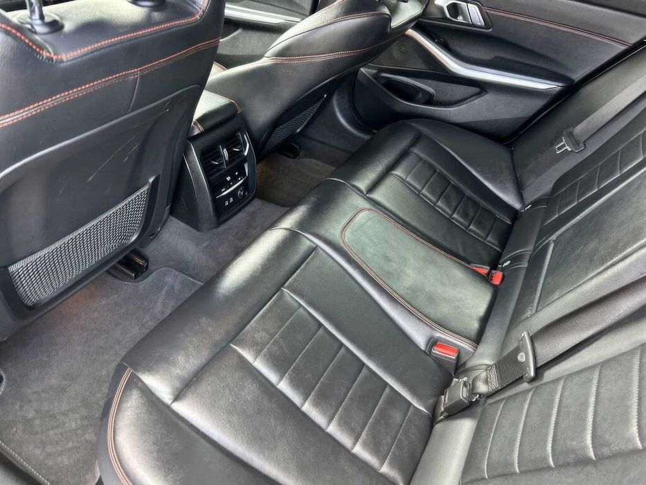 BMW 330Xi      2020