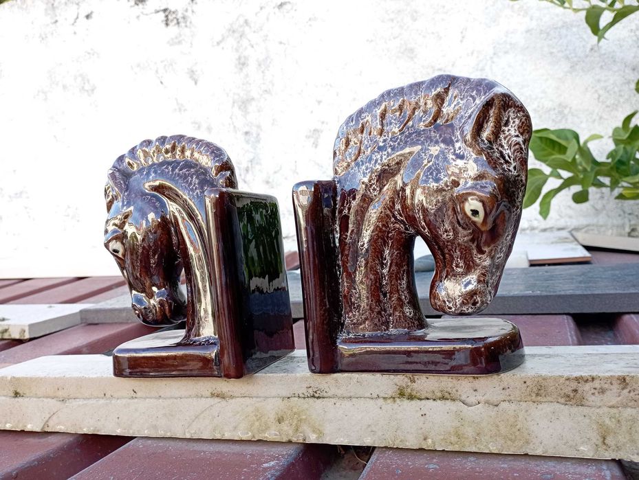 Suporte de Livros Cavalos