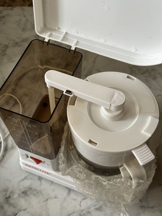 Электрическая кофеварка Mammonlex MM-170