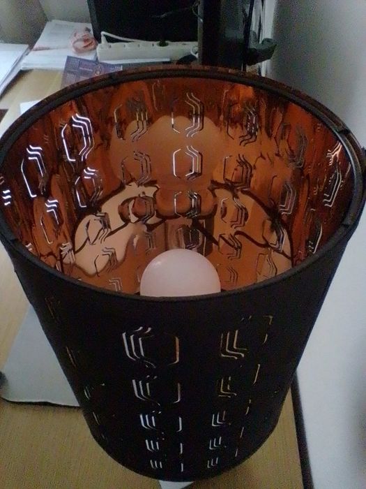 Candeeiro de teto ikea + candeeiro de mesinha de cabeceira ou cómoda