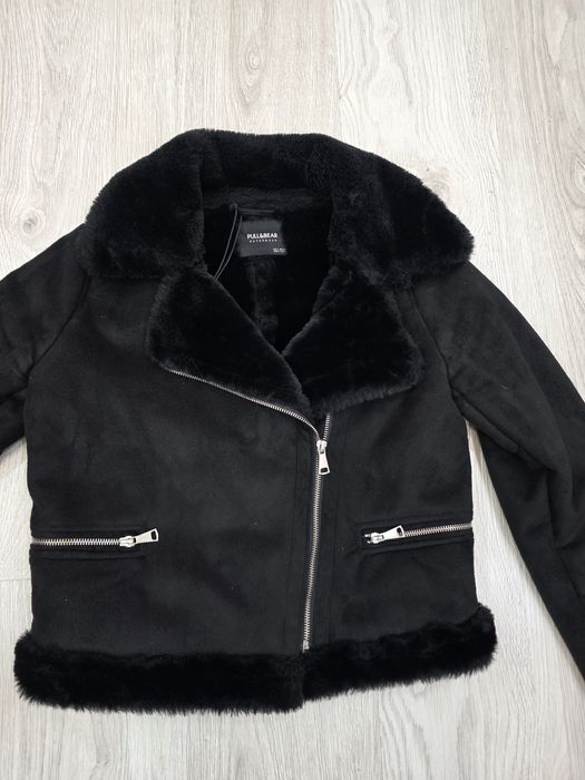 Czarna krótka nowa kurtka ocieplana Pull&Bear S